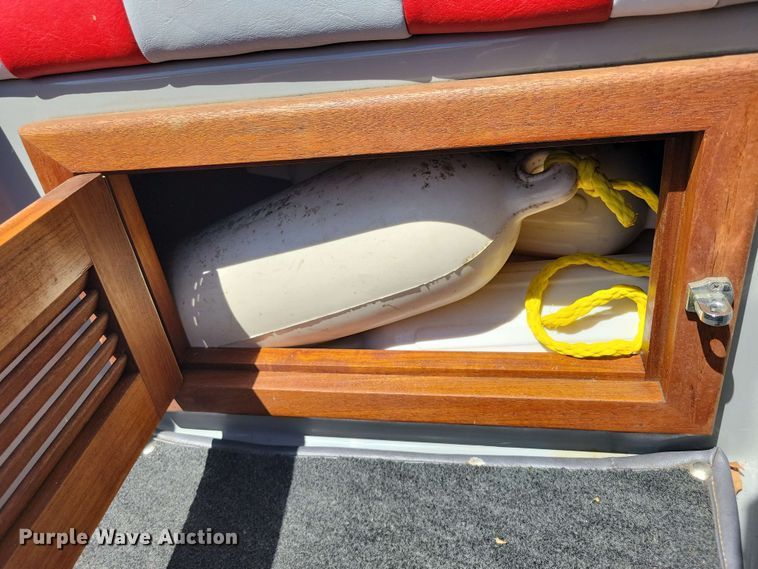 image for item DX6983 1989 Correct Craft Martinique boat