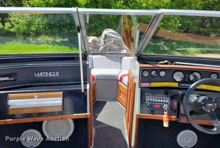 image for item DX6983 1989 Correct Craft Martinique boat