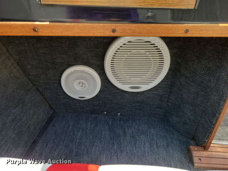 image for item DX6983 1989 Correct Craft Martinique boat