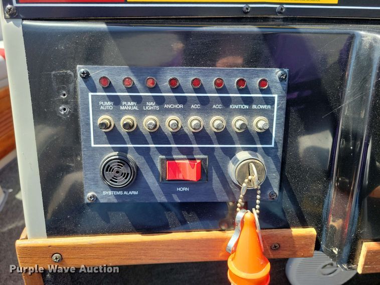 image for item DX6983 1989 Correct Craft Martinique boat