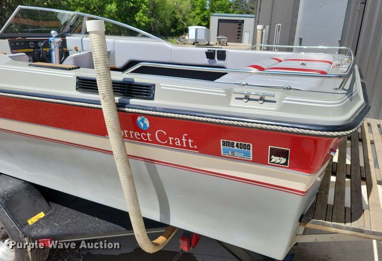 image for item DX6983 1989 Correct Craft Martinique boat