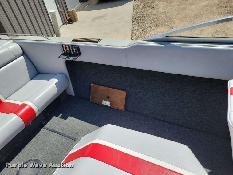 image for item DX6983 1989 Correct Craft Martinique boat