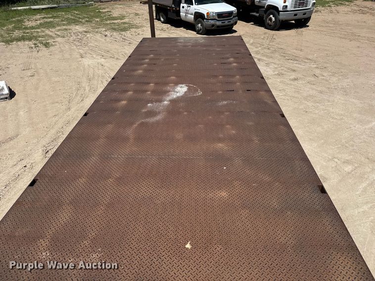 image for item DY0002 2002 Sterling LT9500 flatbed truck