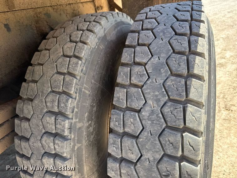 image for item DY0002 2002 Sterling LT9500 flatbed truck