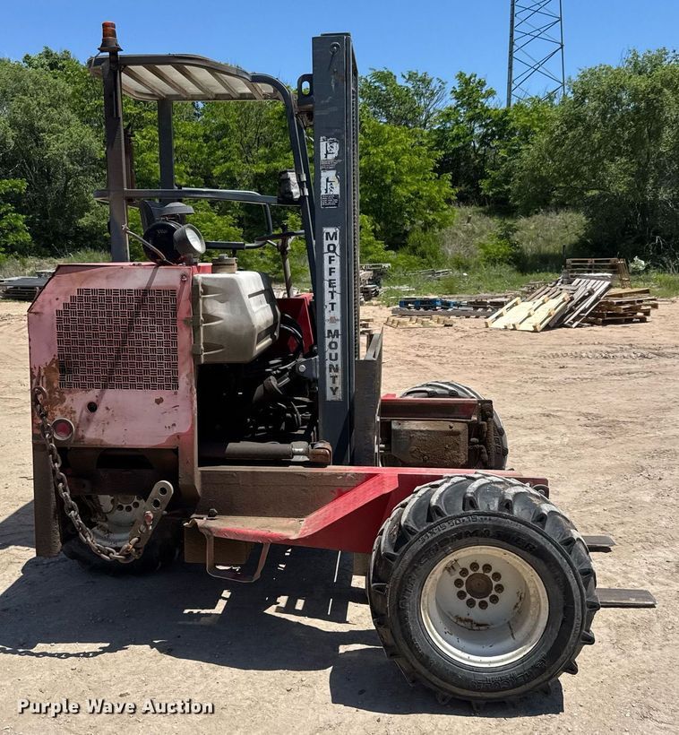 image for item DY0002 2002 Sterling LT9500 flatbed truck