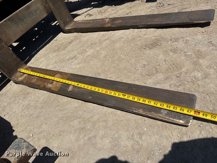 image for item DY0002 2002 Sterling LT9500 flatbed truck