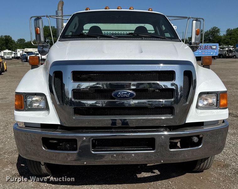 image for item DY0024 2012 Ford F650 Super Duty flatbed truck