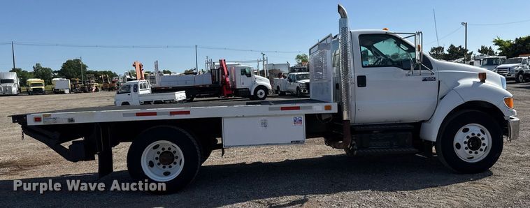image for item DY0024 2012 Ford F650 Super Duty flatbed truck