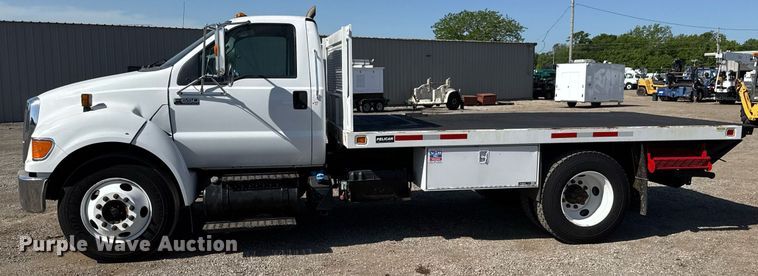 image for item DY0024 2012 Ford F650 Super Duty flatbed truck
