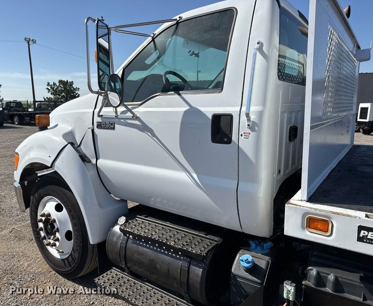 image for item DY0024 2012 Ford F650 Super Duty flatbed truck