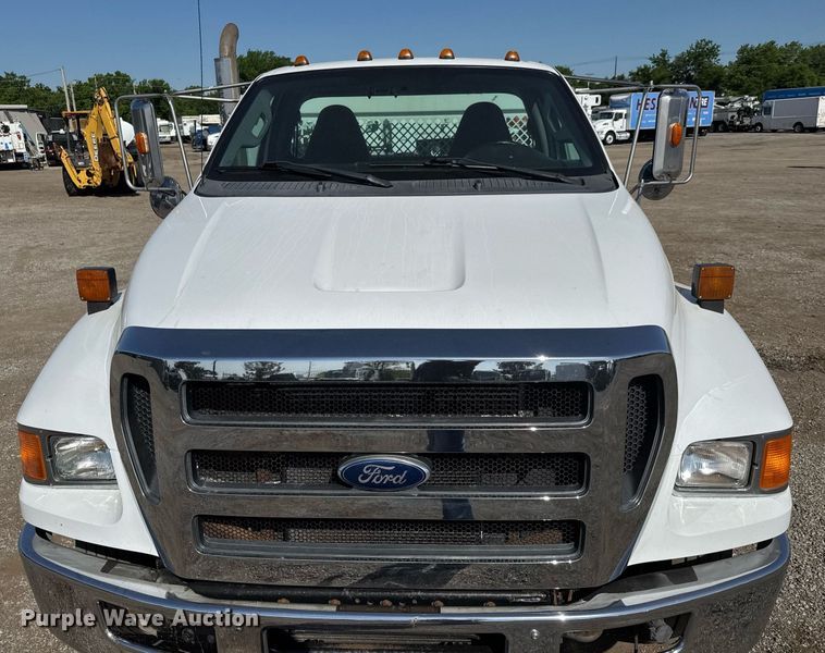 image for item DY0024 2012 Ford F650 Super Duty flatbed truck