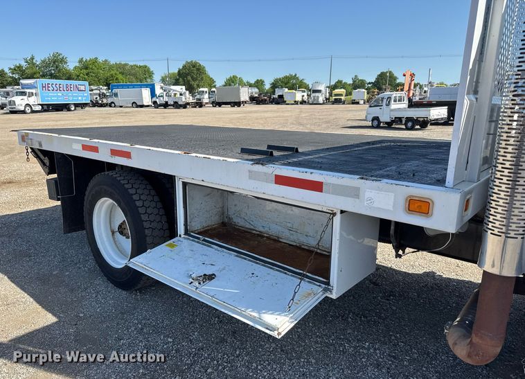 image for item DY0024 2012 Ford F650 Super Duty flatbed truck