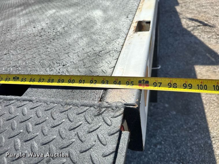 image for item DY0024 2012 Ford F650 Super Duty flatbed truck