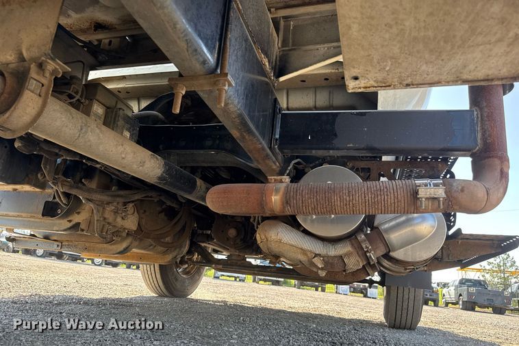 image for item DY0024 2012 Ford F650 Super Duty flatbed truck