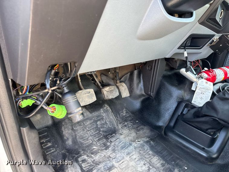 image for item DY0024 2012 Ford F650 Super Duty flatbed truck