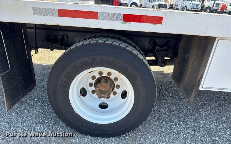 image for item DY0024 2012 Ford F650 Super Duty flatbed truck