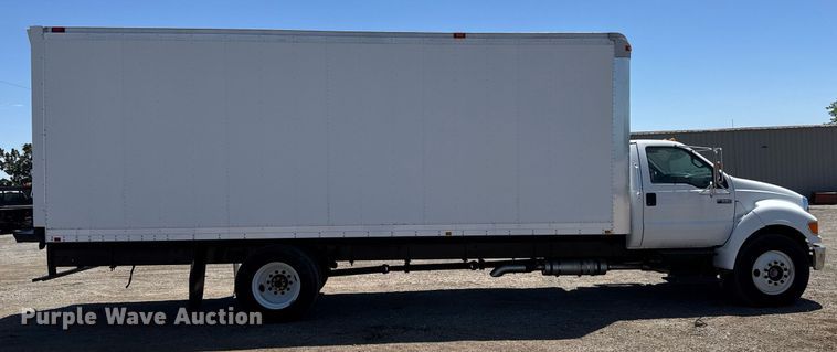 image for item DY0032 2010 Ford F650 Super Duty box truck