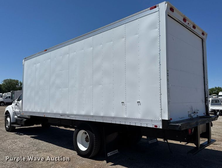 image for item DY0032 2010 Ford F650 Super Duty box truck