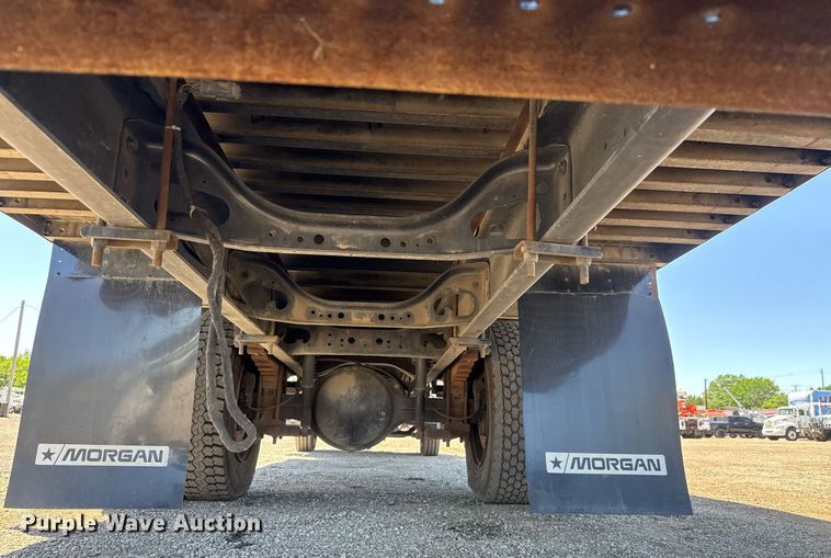 image for item DY0032 2010 Ford F650 Super Duty box truck