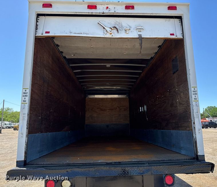 image for item DY0032 2010 Ford F650 Super Duty box truck