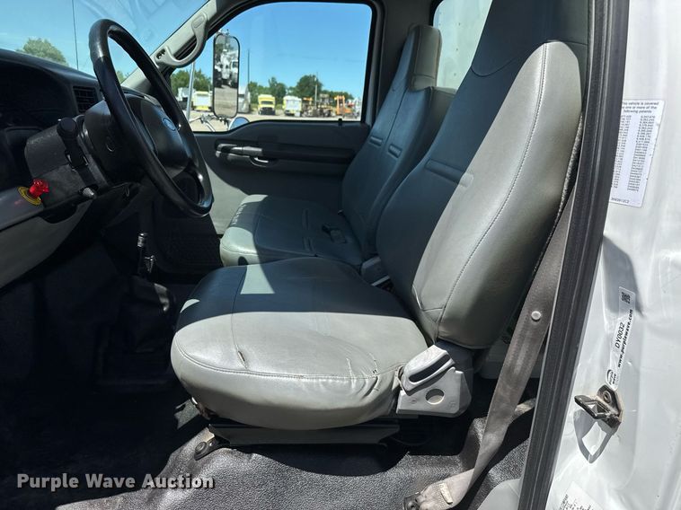 image for item DY0032 2010 Ford F650 Super Duty box truck