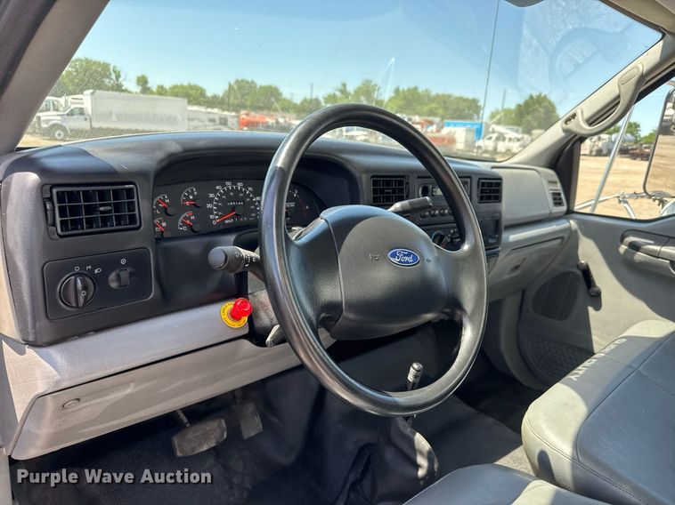 image for item DY0032 2010 Ford F650 Super Duty box truck