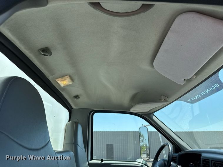 image for item DY0032 2010 Ford F650 Super Duty box truck