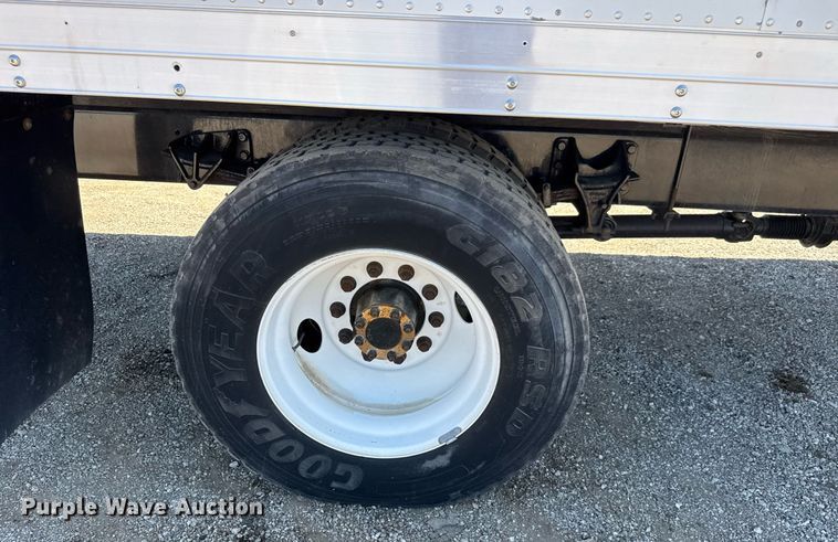 image for item DY0032 2010 Ford F650 Super Duty box truck