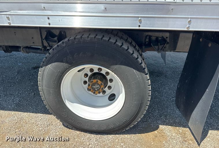 image for item DY0032 2010 Ford F650 Super Duty box truck