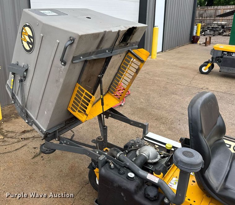 image for item DY0068 2017 Walker MT23-11 ZTR lawn mower