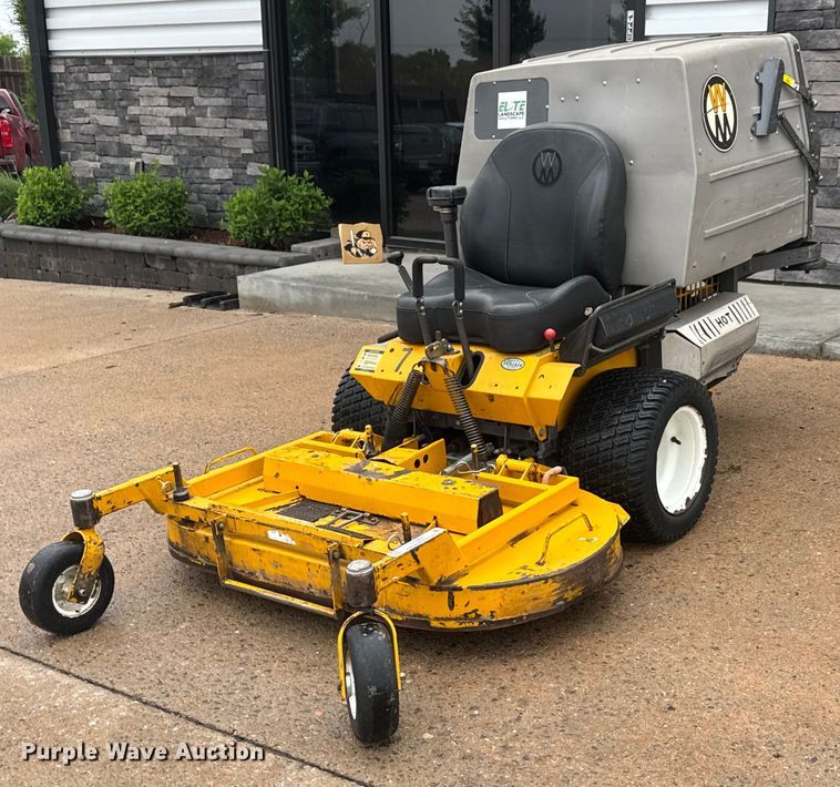 image for item DY0069 2006 Walker MTGHS ZTR lawn mower