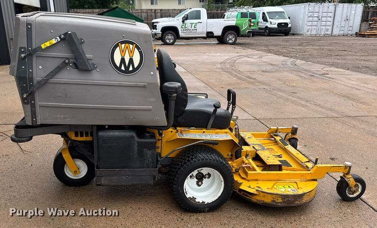 image for item DY0069 2006 Walker MTGHS ZTR lawn mower