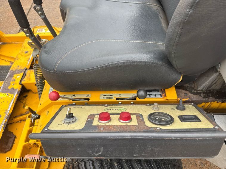 image for item DY0069 2006 Walker MTGHS ZTR lawn mower
