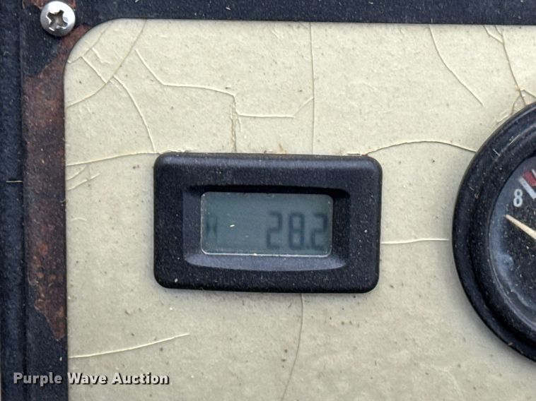 image for item DY0069 2006 Walker MTGHS ZTR lawn mower