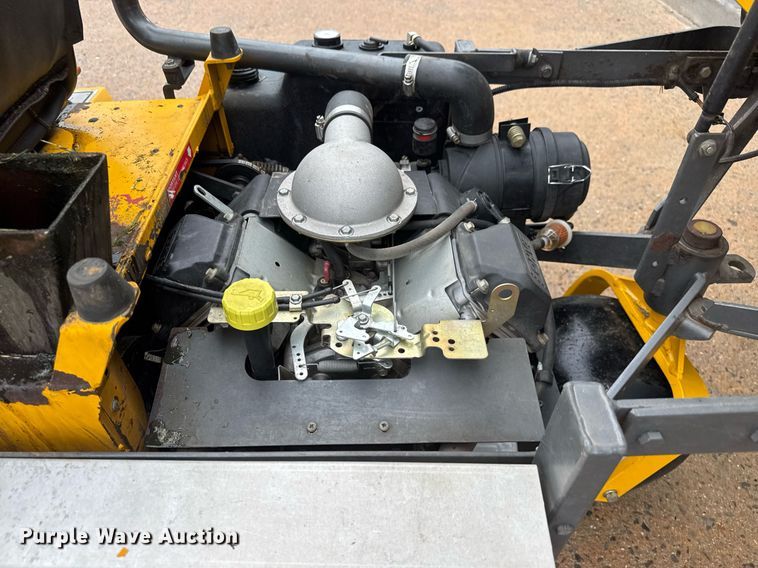 image for item DY0069 2006 Walker MTGHS ZTR lawn mower