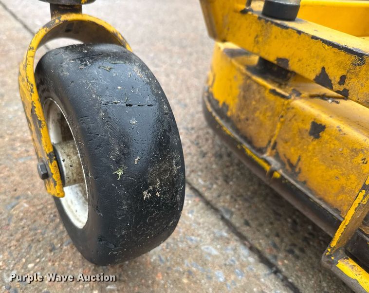 image for item DY0069 2006 Walker MTGHS ZTR lawn mower