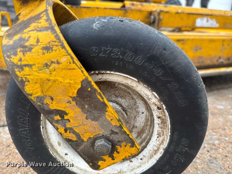 image for item DY0069 2006 Walker MTGHS ZTR lawn mower