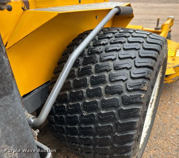 image for item DY0069 2006 Walker MTGHS ZTR lawn mower