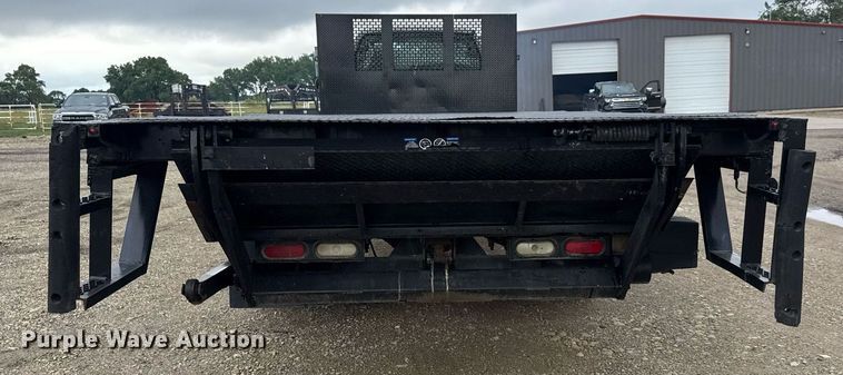 image for item DY0072 2007 Ford F650 Super Duty flatbed truck