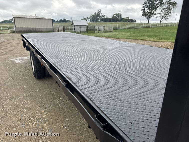 image for item DY0072 2007 Ford F650 Super Duty flatbed truck