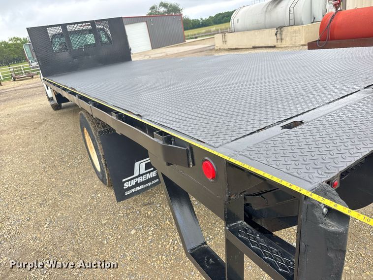 image for item DY0072 2007 Ford F650 Super Duty flatbed truck