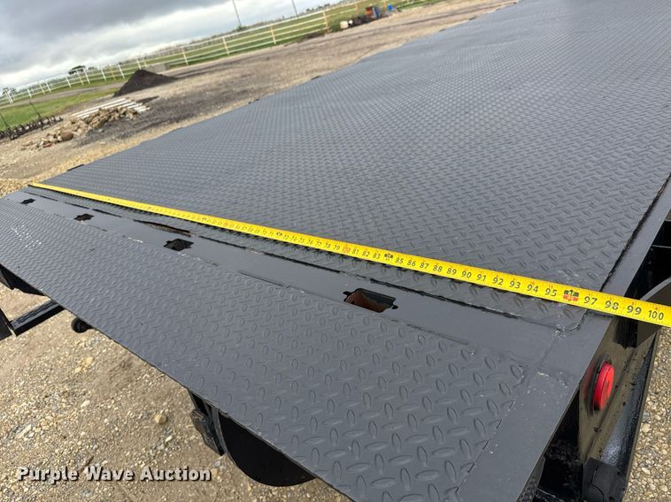 image for item DY0072 2007 Ford F650 Super Duty flatbed truck