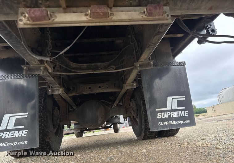 image for item DY0072 2007 Ford F650 Super Duty flatbed truck