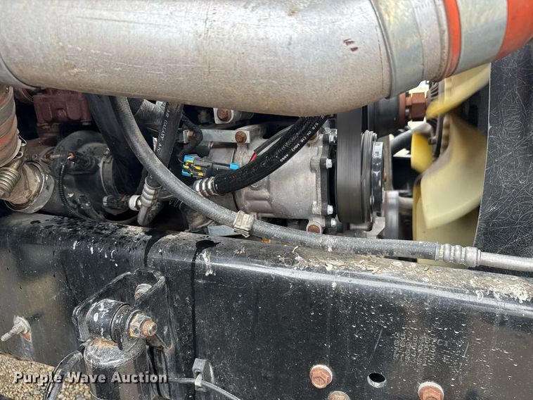 image for item DY0072 2007 Ford F650 Super Duty flatbed truck