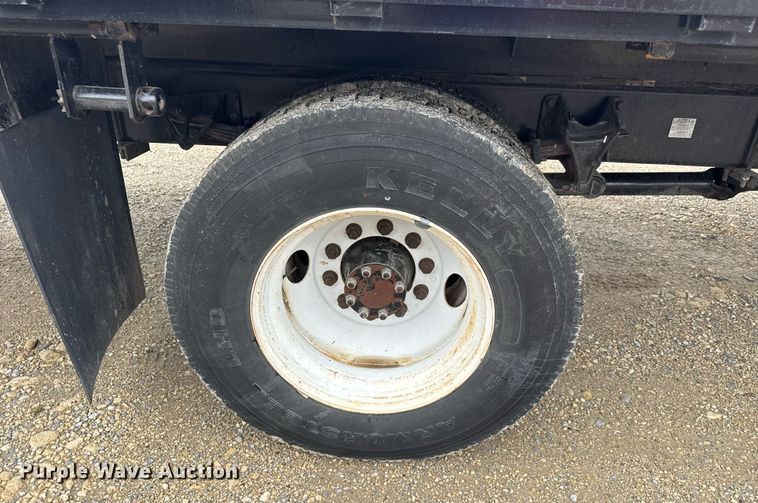 image for item DY0072 2007 Ford F650 Super Duty flatbed truck