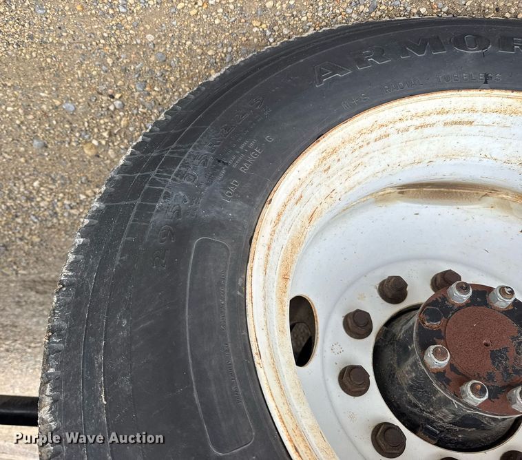 image for item DY0072 2007 Ford F650 Super Duty flatbed truck