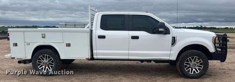 image for item DY0074 2017 Ford F250 Super Duty XL Crew Cab utility bed pickup truck