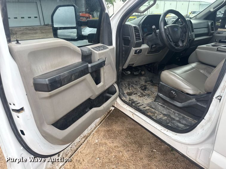 image for item DY0074 2017 Ford F250 Super Duty XL Crew Cab utility bed pickup truck