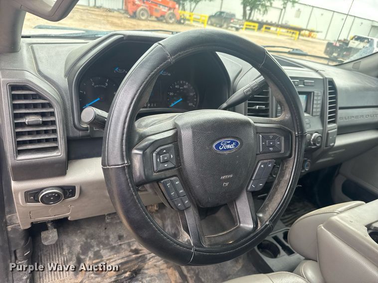 image for item DY0074 2017 Ford F250 Super Duty XL Crew Cab utility bed pickup truck