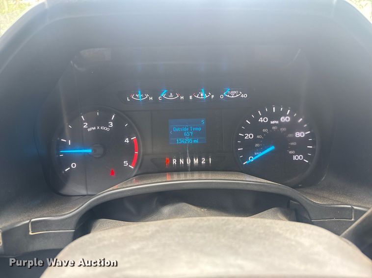 image for item DY0074 2017 Ford F250 Super Duty XL Crew Cab utility bed pickup truck